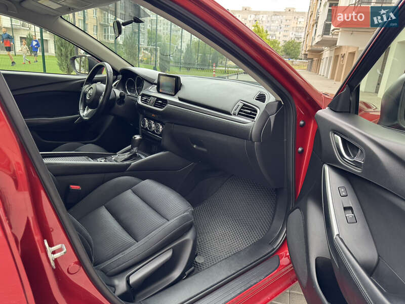 Седан Mazda 6 2015 в Днепре