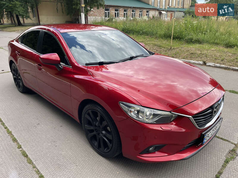 Седан Mazda 6 2012 в Остроге