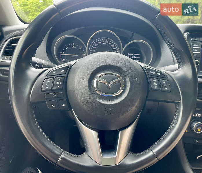 Седан Mazda 6 2012 в Остроге