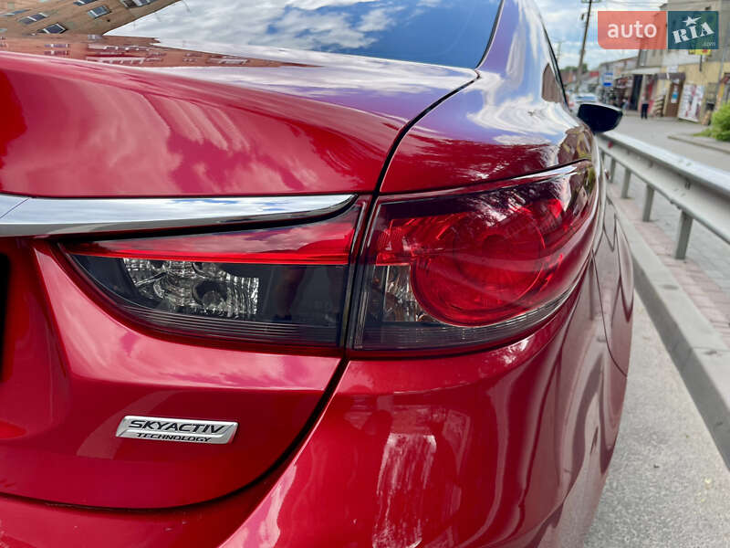 Седан Mazda 6 2012 в Остроге