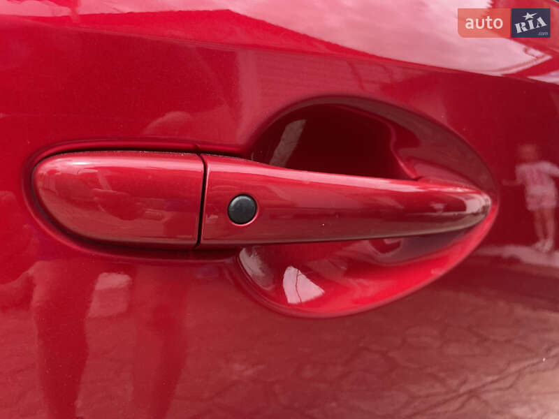 Седан Mazda 6 2012 в Остроге