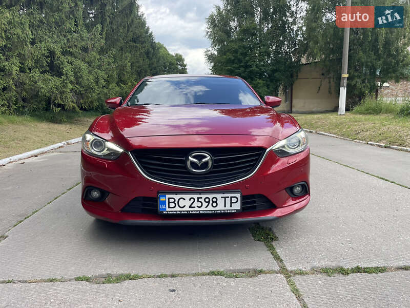 Седан Mazda 6 2012 в Остроге