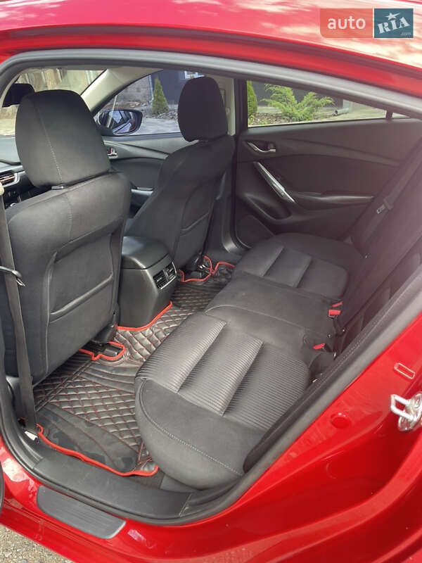 Седан Mazda 6 2015 в Хороле