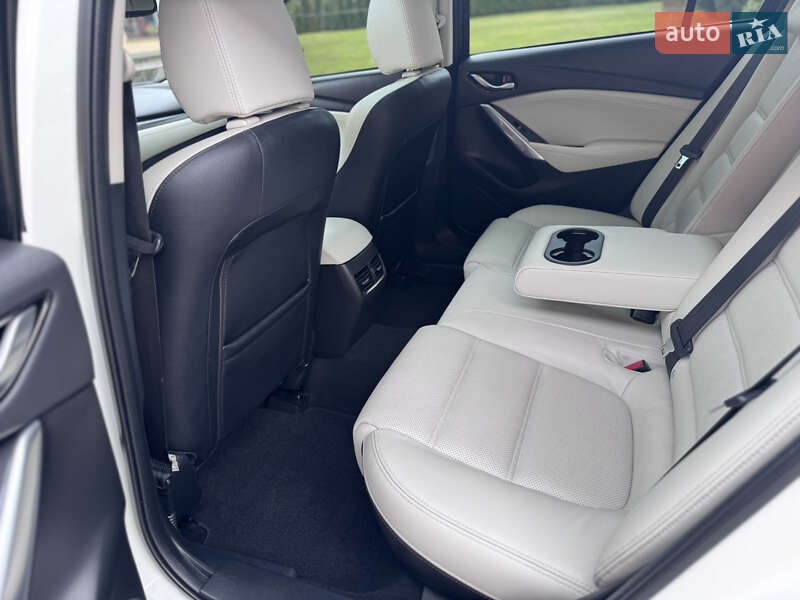 Седан Mazda 6 2016 в Киеве