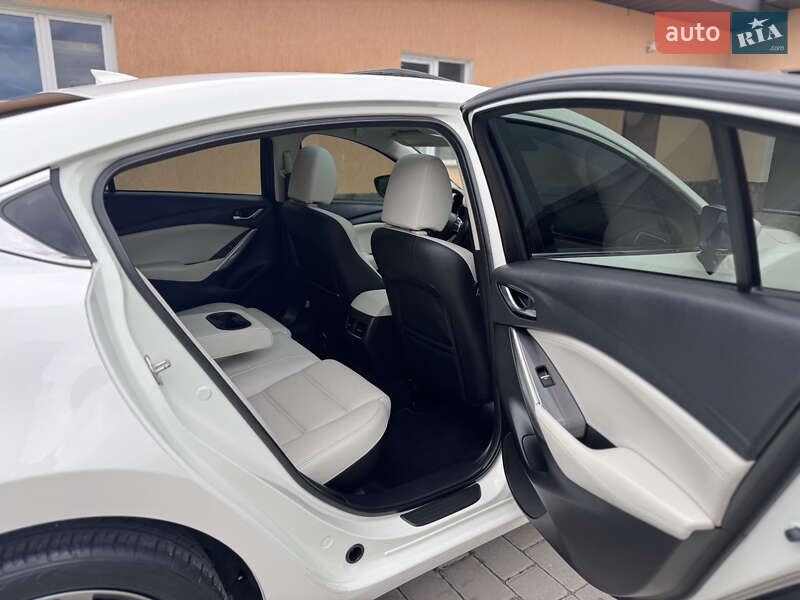 Седан Mazda 6 2016 в Киеве