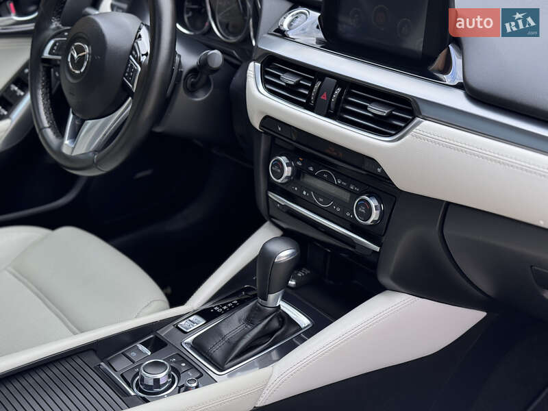 Седан Mazda 6 2016 в Киеве
