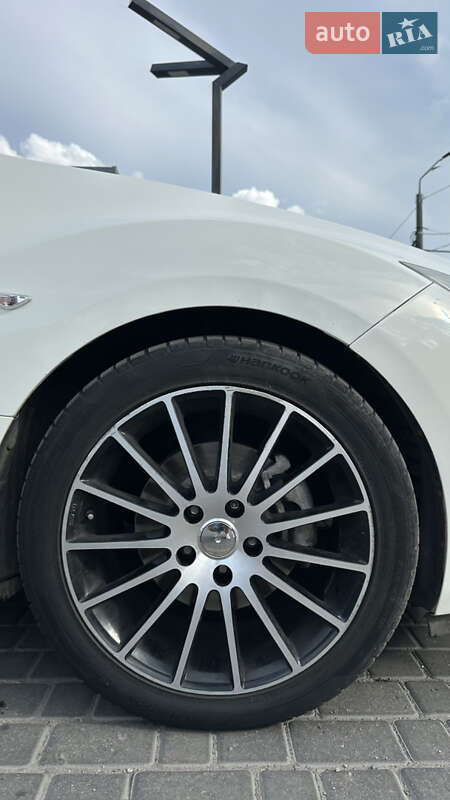 Седан Mazda 6 2008 в Днепре