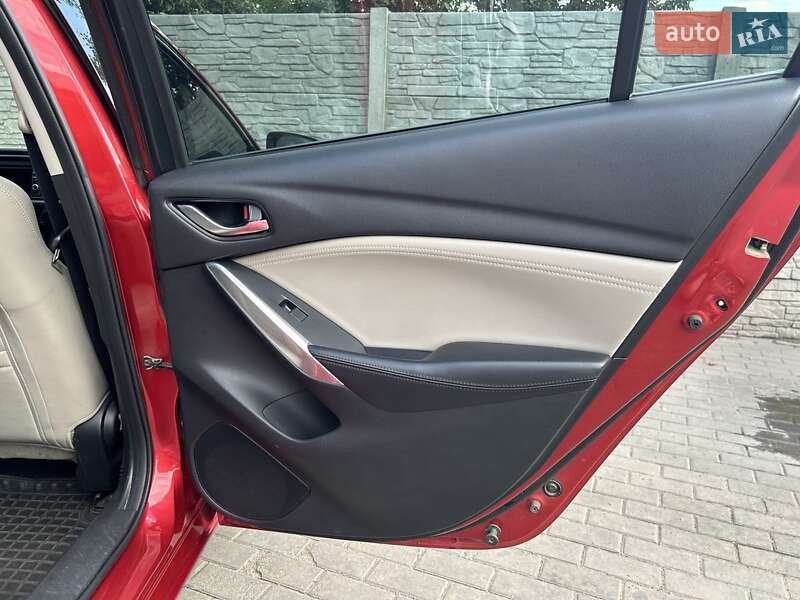 Седан Mazda 6 2013 в Днепре