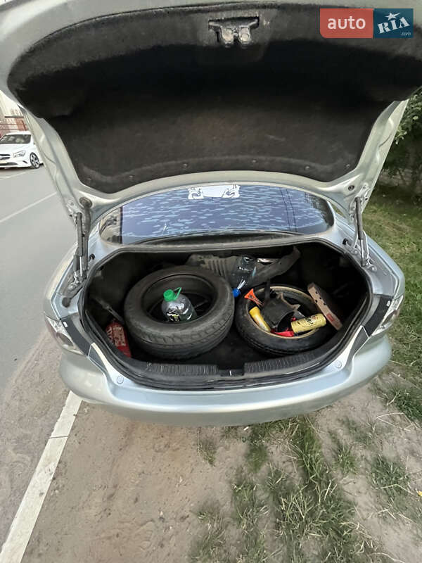 Седан Mazda 6 2005 в Петропавловской Борщаговке