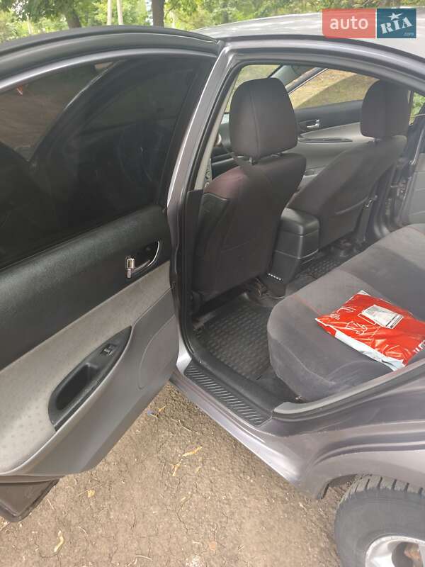 Седан Mazda 6 2004 в Чугуеве