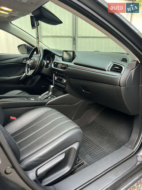 Седан Mazda 6 2015 в Нікополі