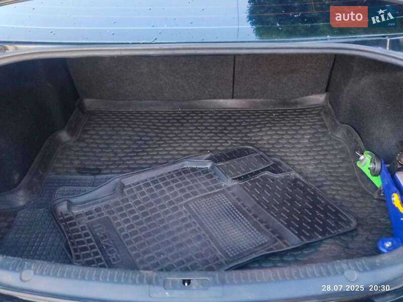 Седан Mazda 6 2011 в Харькове