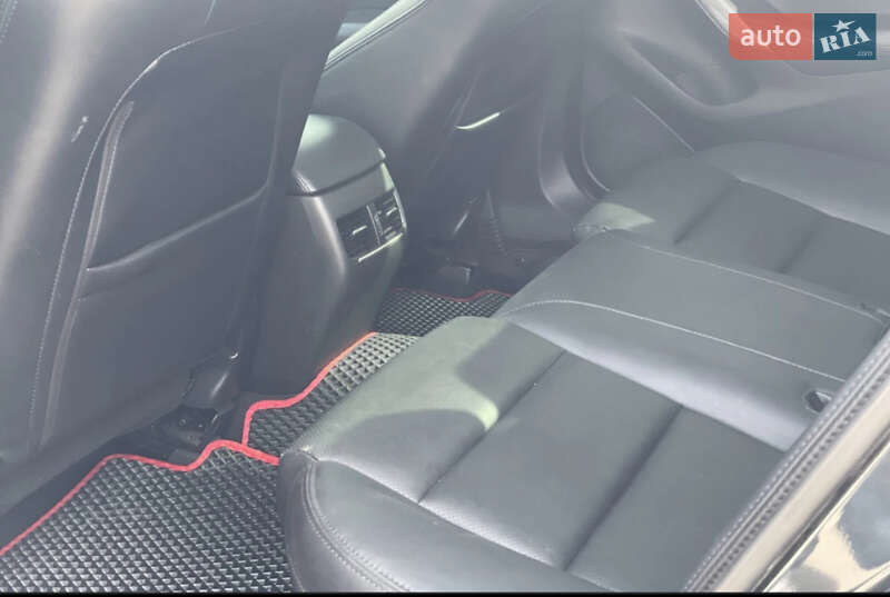 Седан Mazda 6 2016 в Новомосковске