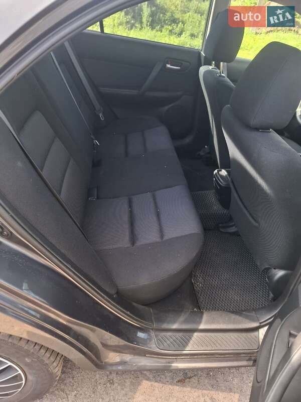 Седан Mazda 6 2006 в Ровно
