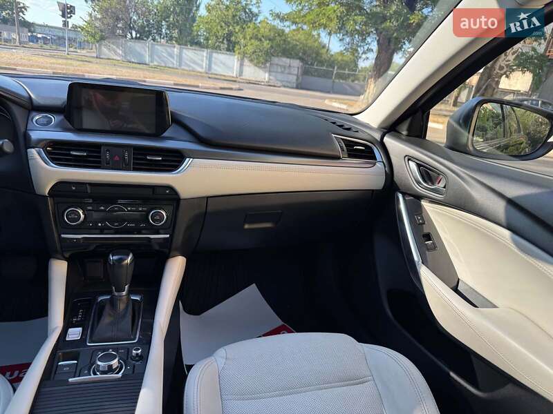 Седан Mazda 6 2015 в Запорожье