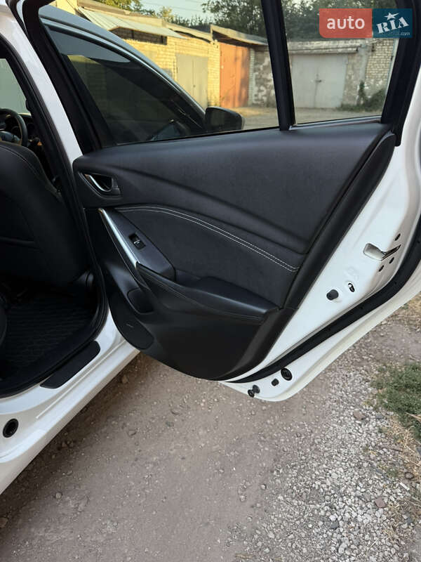 Седан Mazda 6 2015 в Кривом Роге
