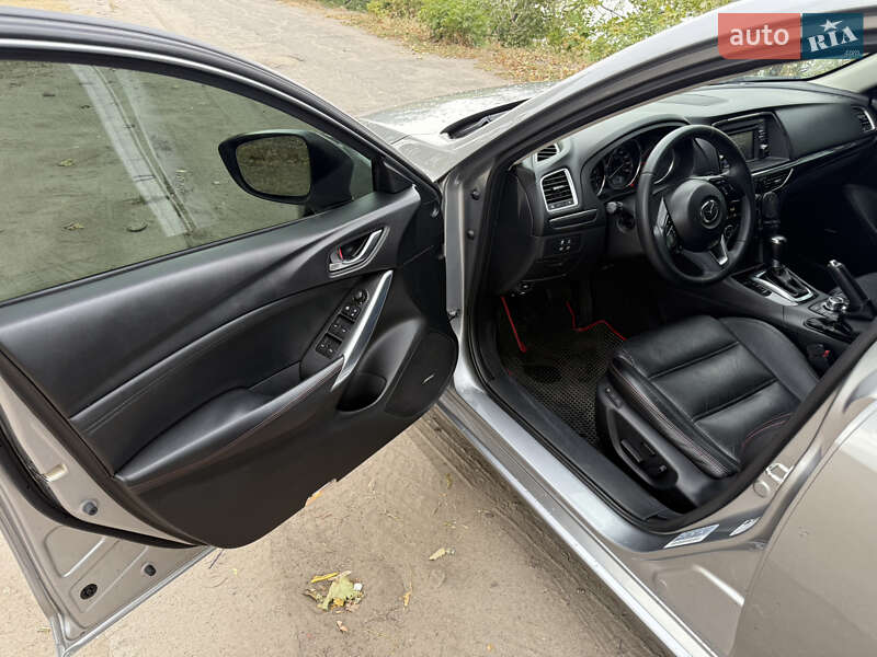 Седан Mazda 6 2014 в Черновцах