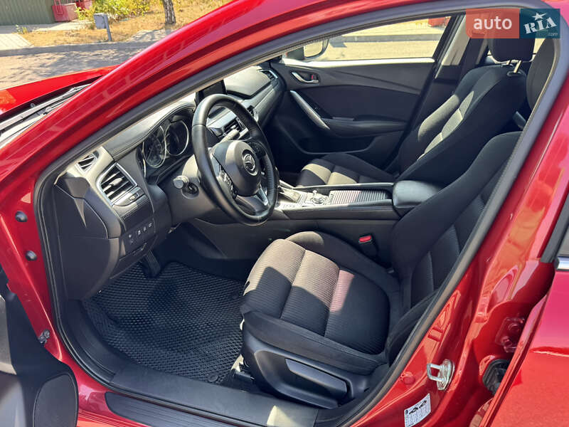 Седан Mazda 6 2015 в Днепре
