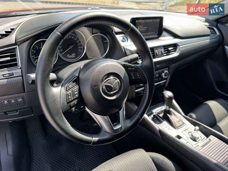 Седан Mazda 6 2015 в Днепре