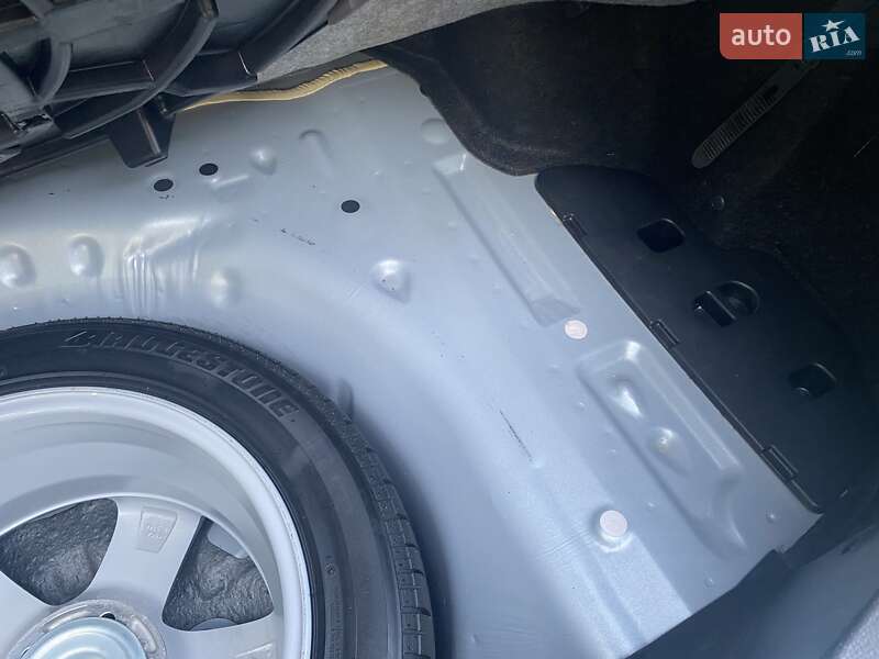 Седан Mazda 6 2006 в Днепре