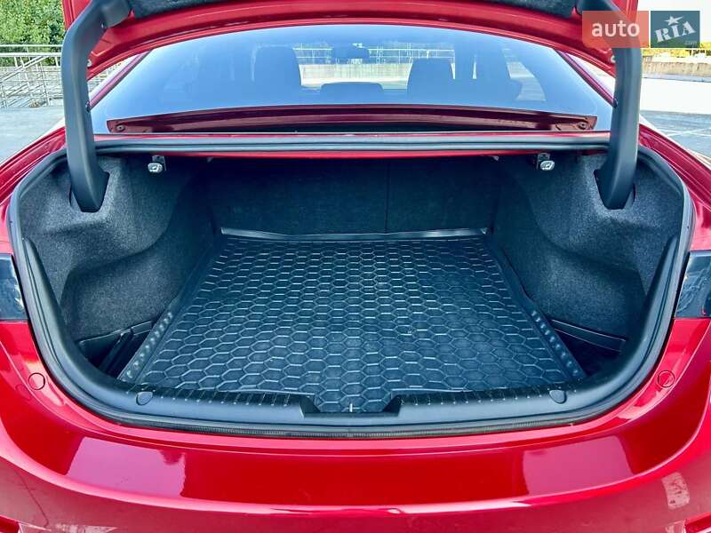 Седан Mazda 6 2016 в Киеве