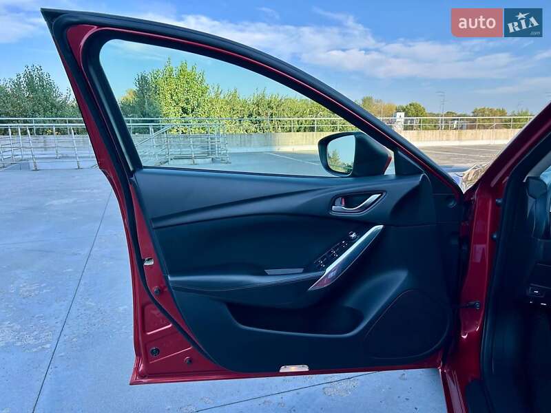Седан Mazda 6 2016 в Киеве