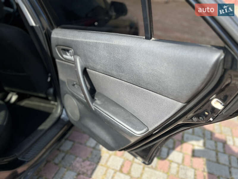 Седан Mazda 6 2006 в Мостиске