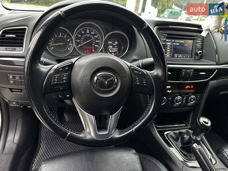 Седан Mazda 6 2014 в Хмельницком