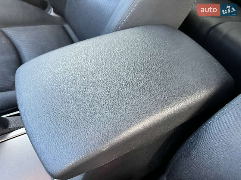 Универсал Mazda 6 2010 в Луцке