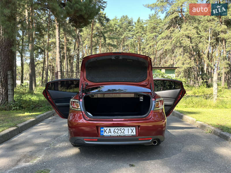 Седан Mazda 6 2011 в Чернигове