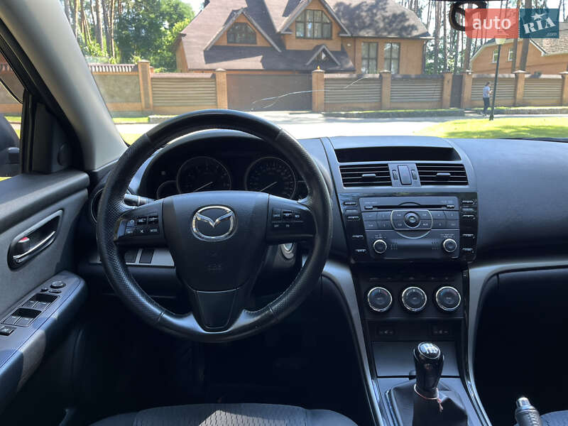 Седан Mazda 6 2011 в Чернигове