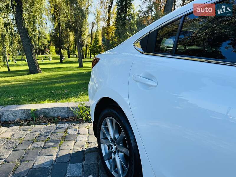 Седан Mazda 6 2016 в Киеве