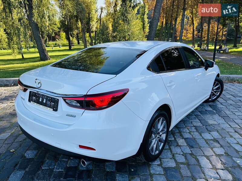 Седан Mazda 6 2016 в Киеве