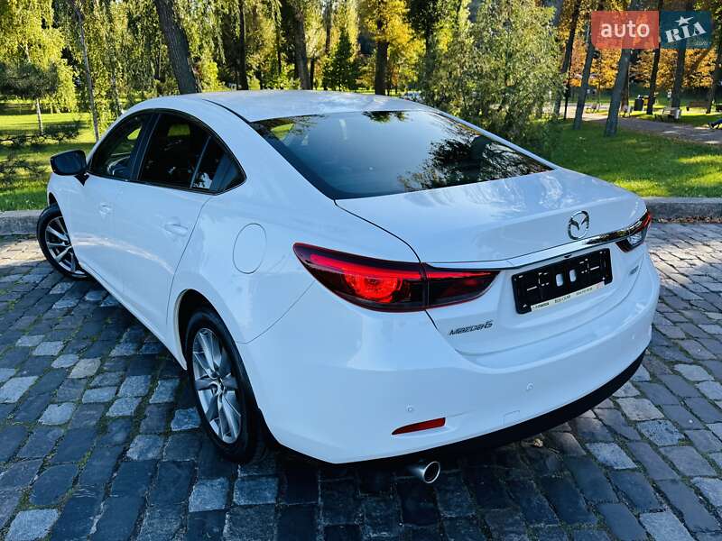 Седан Mazda 6 2016 в Киеве