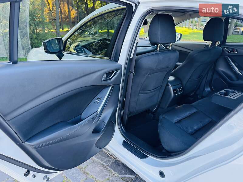 Седан Mazda 6 2016 в Киеве