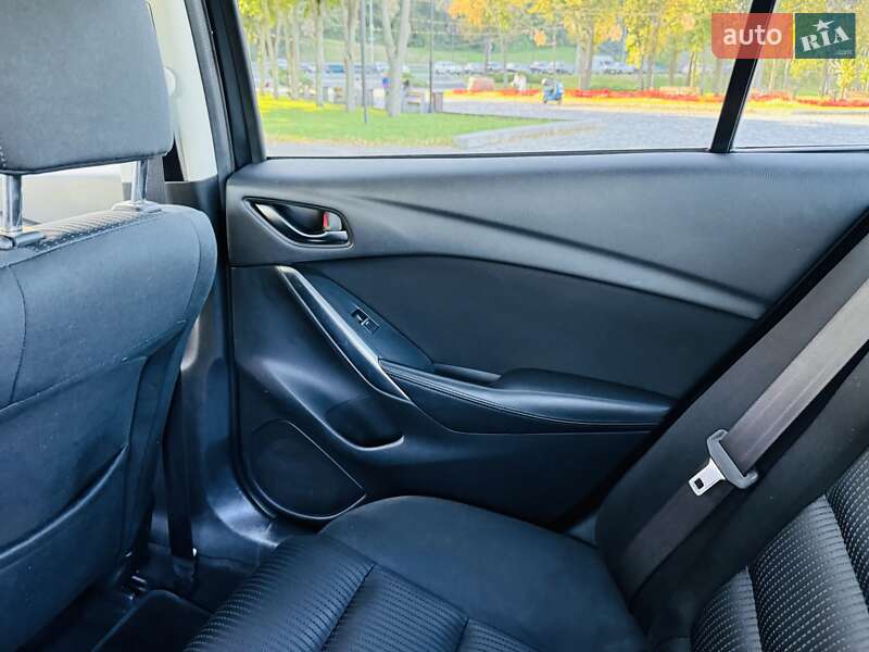 Седан Mazda 6 2016 в Киеве