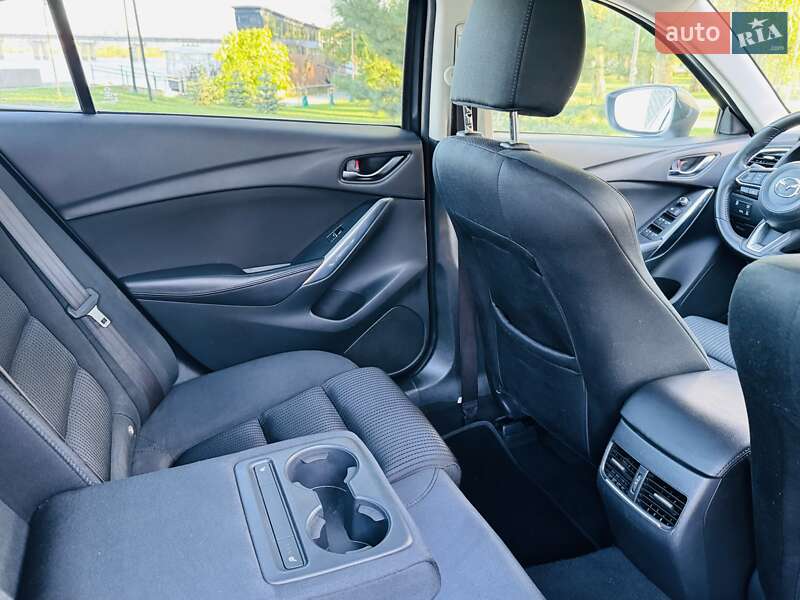 Седан Mazda 6 2016 в Киеве
