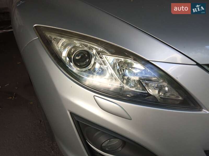 Седан Mazda 6 2011 в Обухове