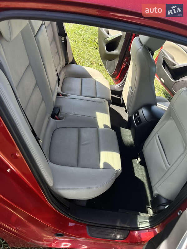 Седан Mazda 6 2015 в Черкассах