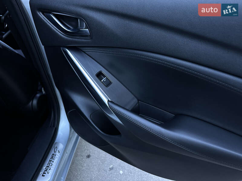 Седан Mazda 6 2016 в Киеве
