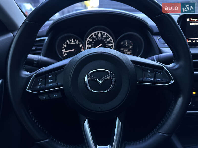 Седан Mazda 6 2016 в Киеве
