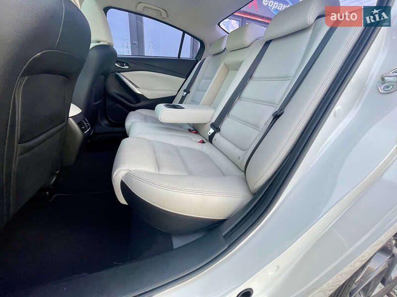 Седан Mazda 6 2016 в Львове