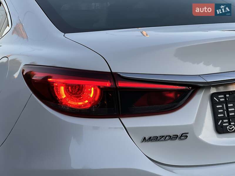 Седан Mazda 6 2015 в Ровно