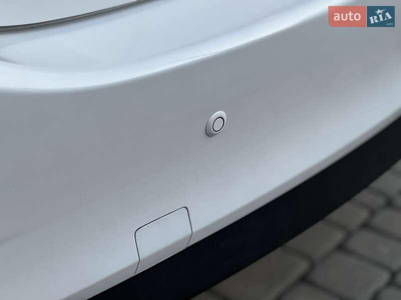 Седан Mazda 6 2015 в Ровно