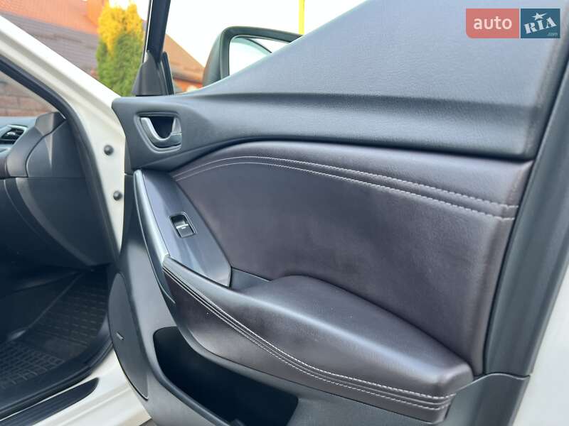 Седан Mazda 6 2015 в Ровно