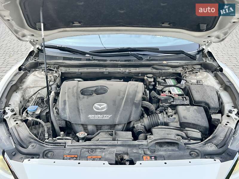 Седан Mazda 6 2015 в Ровно