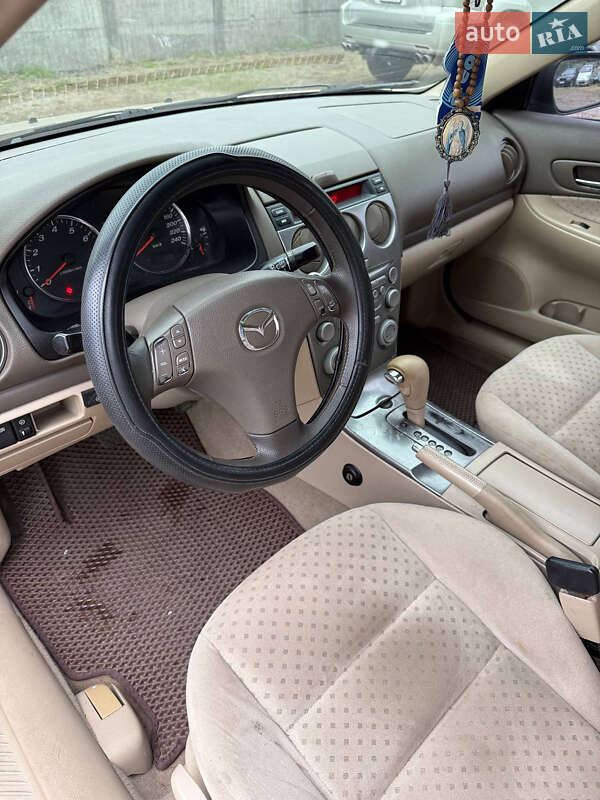 Седан Mazda 6 2004 в Чернигове