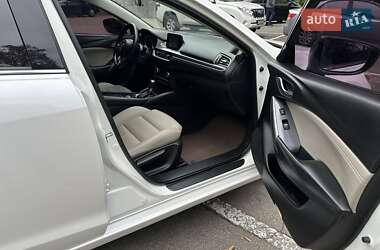 Седан Mazda 6 2015 в 