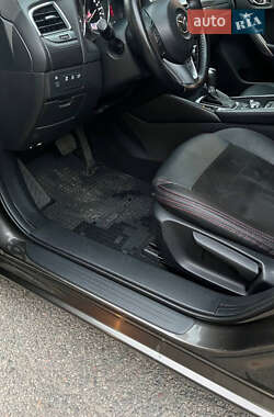 Седан Mazda 6 2015 в 
