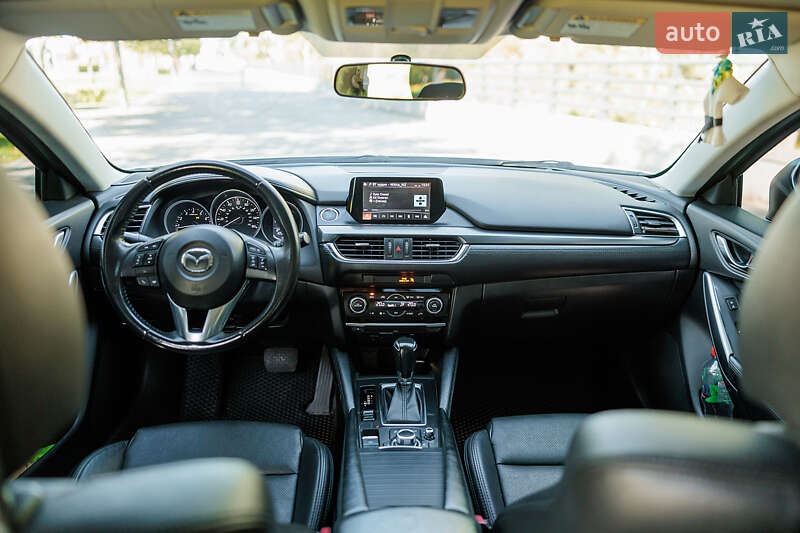 Седан Mazda 6 2015 в Днепре